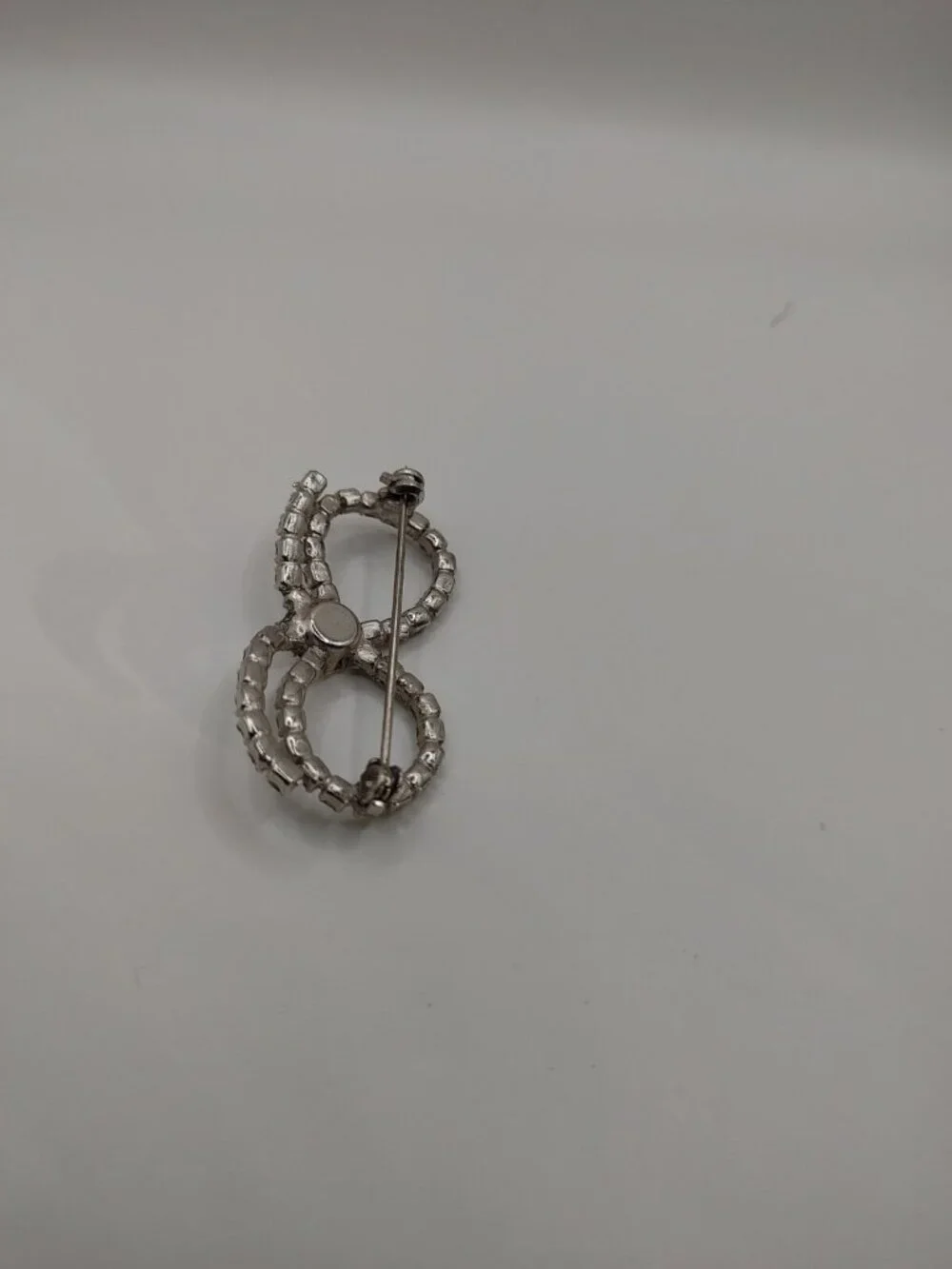 VTG BROOCH/PIN  Silver -Tone Bow CLEAR Rhinestones